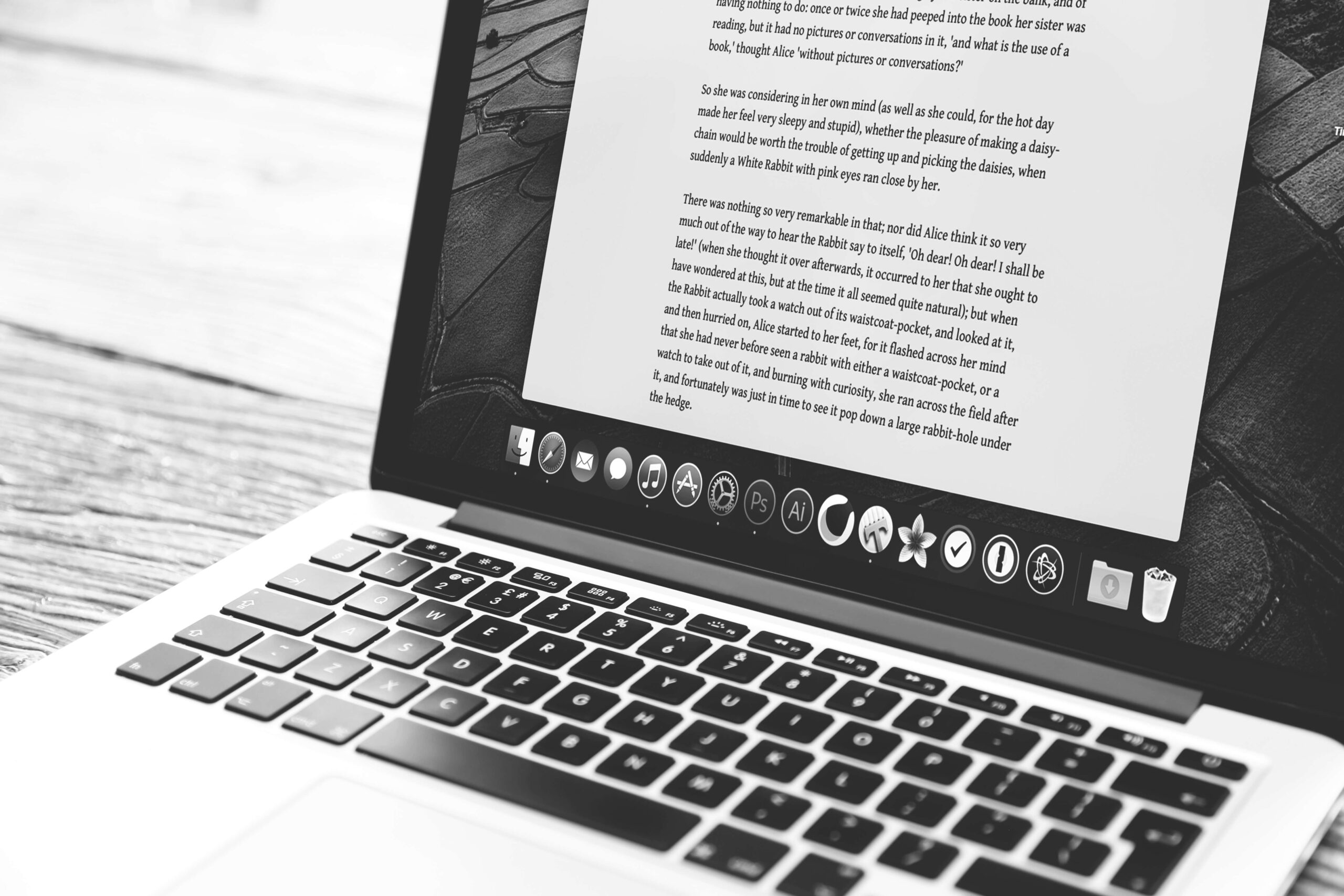 writing text box on laptop